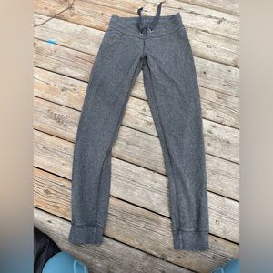 Lulu lemon joggers size 4